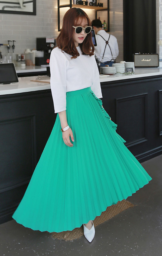 Các kiểu chân váy tiện lợi phối đồ cho nàng công sở